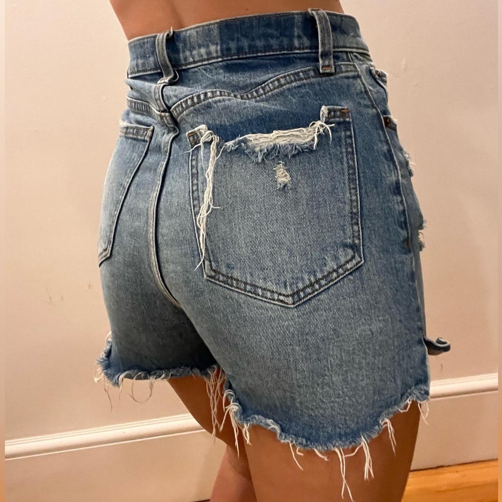 ABERCROMBIE & FITCH HIGH WAISTED SHORTS